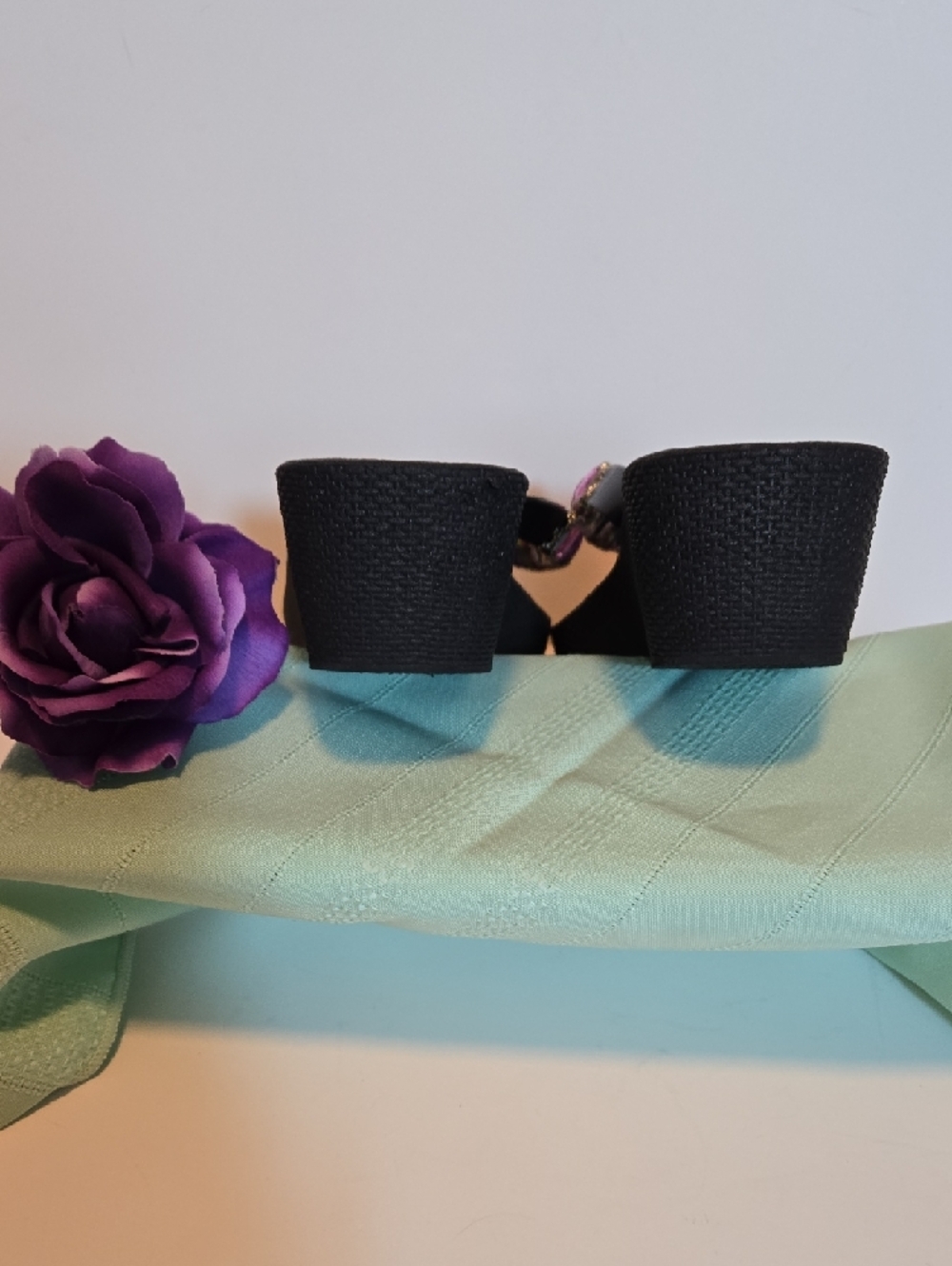 Grandco Jeweled Wedge Sandals – Black Flip‑Flops with Multicolor Stones Sz 9 - Picture 6 of 8